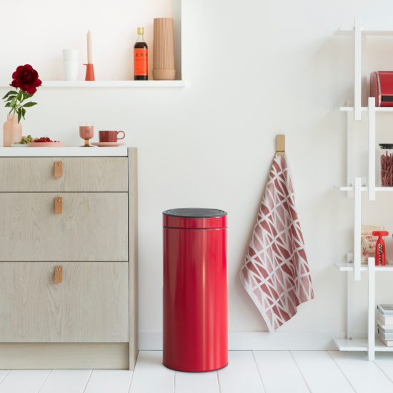Brabantia Szemetes kuka - piros "Touch" 30 l