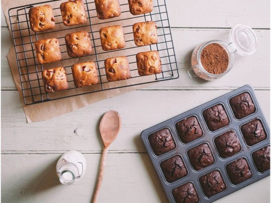 Kitchen Craft sütőtepsi 12 rekeszes, 34 x 26 cm, "MasterClass"