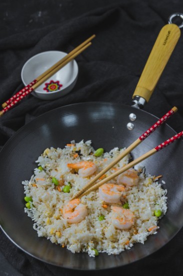 Wok serpenyő fa nyéllel, 30 cm, szénacél - a Kitchen Craft márkától