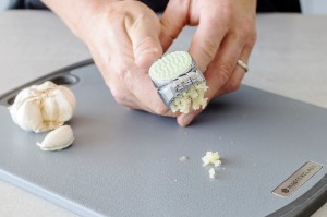 Kitchen Craft "Master Class" fokhagyma törő, acél, 13,5 cm