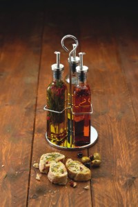 4 részes készlet, 3 üveg olajhoz és ecethez és krómozott tartót tartalmaz – Kitchen Craft