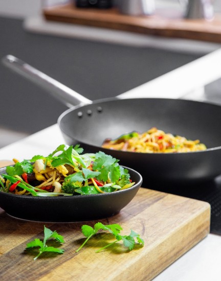 Kitchen Craft wok serpenyő, szénacél, 30 cm, “MasterClass”