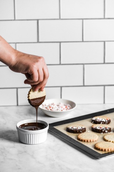 9 részes kör alakú, hullámos péksüteményvágó formakészlet, poliamid - de Buyer