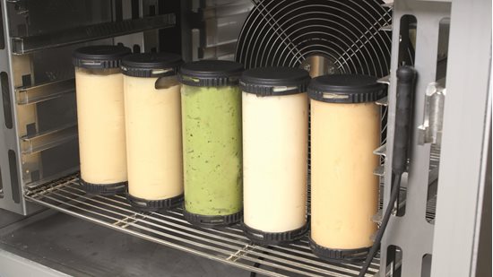 "Le Tube Pro" péksütemény szett cukrászfecskendővel, 4 tubusral és 12 tésztafúvókával - de Buyer