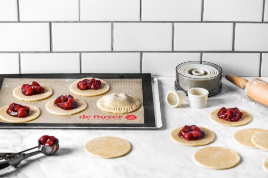 9 részes kör alakú, hullámos péksüteményvágó formakészlet, poliamid - de Buyer