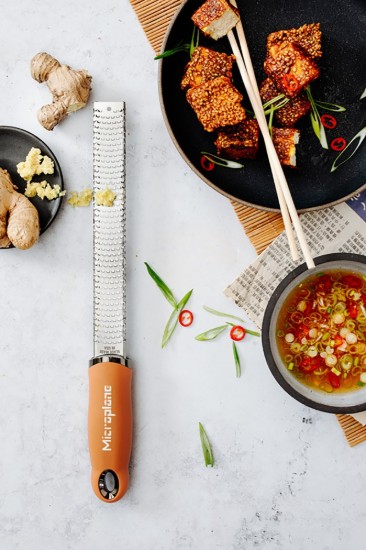 Microplane - Reszelő sebészeti rozsdamentes acélból, 32,5 cm, "Cinnamon Orange"