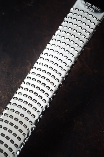 Microplane - Reszelő sebészeti rozsdamentes acélból, 32,5 cm, "Cinnamon Orange"