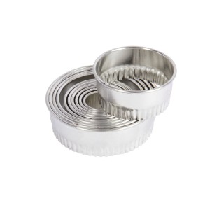 11 db-os fém körkiszúró készlet, bordázott éllel – Kitchen Craft