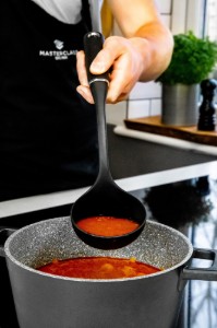 Kitchen Craft - Nylon merőkanál, 34 cm, “MasterClass”