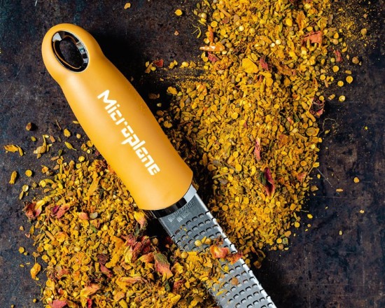 Microplane - Classic reszelő, sebészeti rozsdamentes acél, 32,5 cm, Mustard Yellow