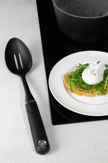 MasterClass - Műanyag nyílásokkal ellátott kanál, 34 cm