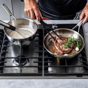 2 darabos serpenyőkészlet, rozsdamentes acél, 3 rétegű, 24 cm / 28 cm, "TRI-PLY" - KitchenAid