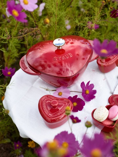 Staub cocotte coeur 20 cm / 1,75 l, öntöttvasból,  Cherry