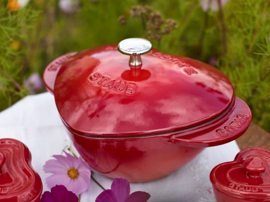 Staub cocotte coeur 20 cm / 1,75 l, öntöttvasból,  Cherry