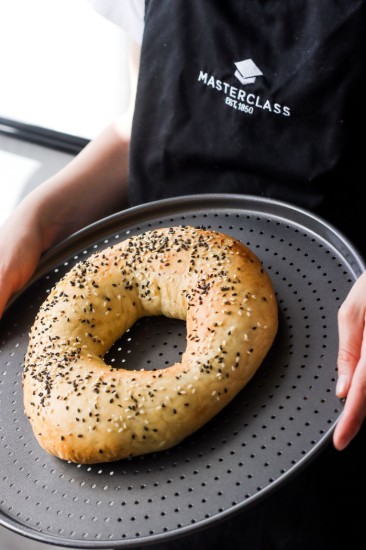 Kitchen Craft perforált pizza tálca, acél, 32 cm, "MasterClass"