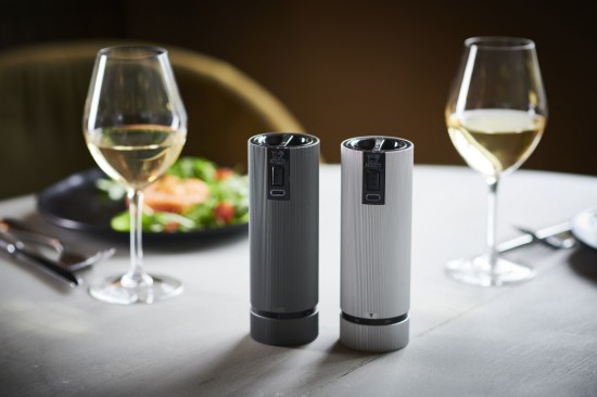 2 darabos elektromos só- és borsőrlő készlet, 15 cm,  "Line Z", Carbon/Aluminum - Peugeot