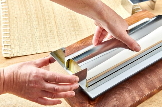 Félkör alakú "Yule" forma, rozsdamentes acél, 30 x 6,5 cm - de Buyer