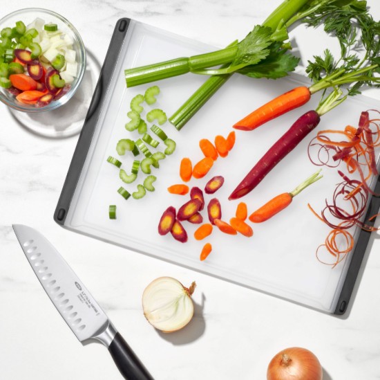 Vágódeszka, műanyag, 37,5 x 26,4 cm, "Good Grips" - OXO