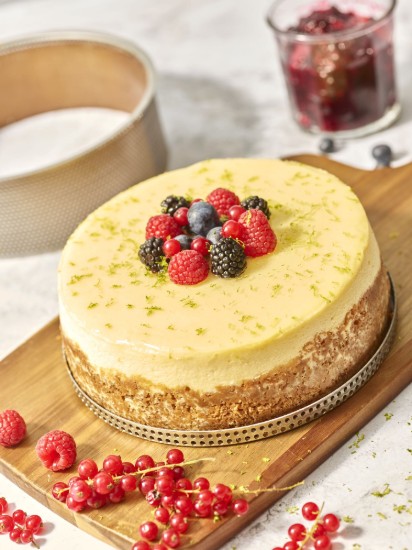 Perforált tortaforma, sütőpapírral, 24 cm, rozsdamentes acél - de Buyer