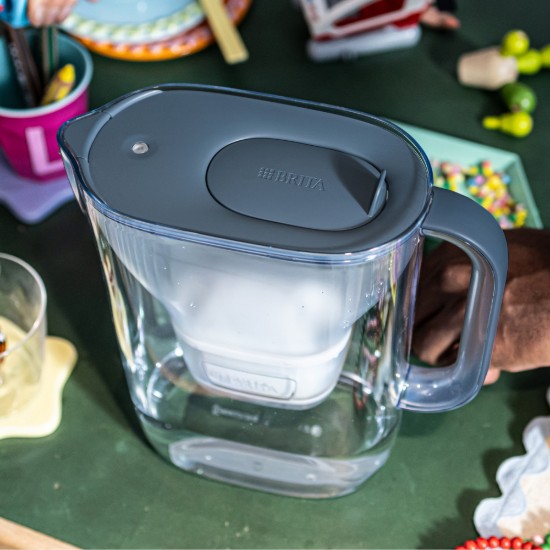 BRITA - Style Essential vízszűrő kancsó  + 1db PP Maxtra Pro szűrő patron, 2,4 L (szürkéskék)
