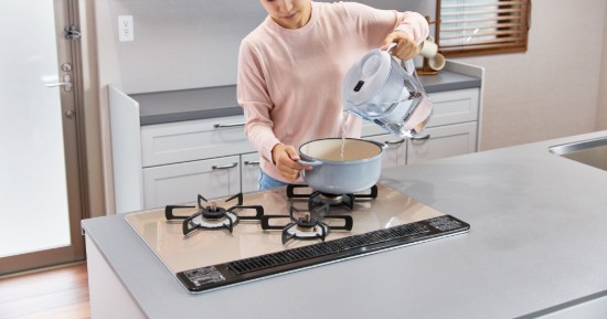 BRITA - Marella vízszűrő kancsó  + 1db PP Maxtra Pro szűrő patron, 3,5 L (fehér)