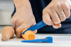 Kés hámozáshoz 9,5 cm, Kék - Kitchen Craft