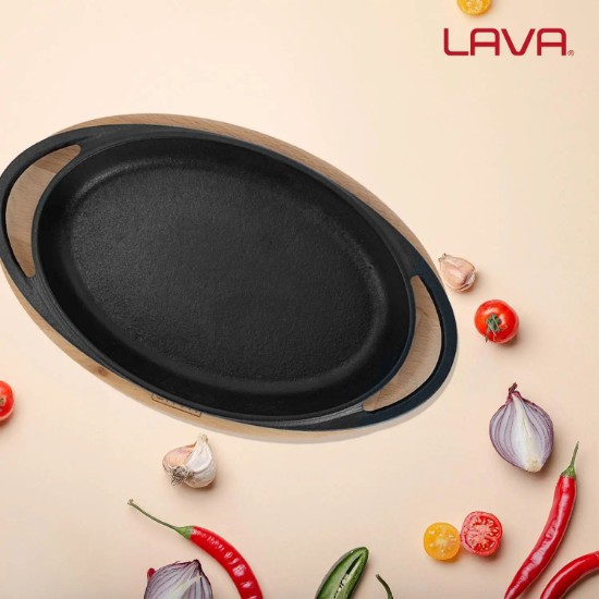 LAVA ovális öntvény tepsi alátéttel, 15 x 10 cm