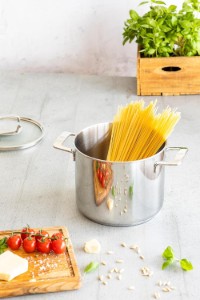 Rozsdamentes acél fazék, fedővel, 20 cm/5 l, "Signature" - BRA