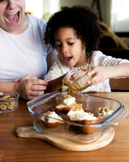 Hőálló üvegből készült, négyzet alakú tál, 22 x 22 cm / 2,4 l, "Let's Share" - Pyrex