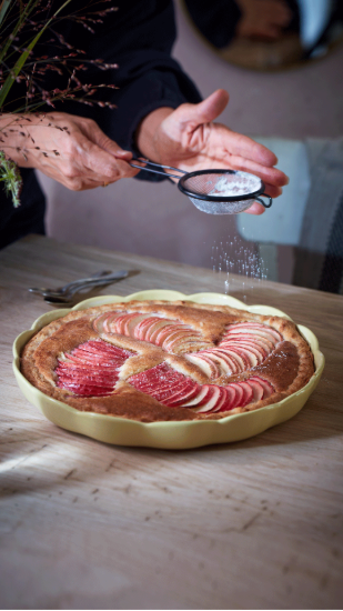 Tortatálca, kerámia, 31 cm, Vanilla, "Madeleine" - Emile Henry