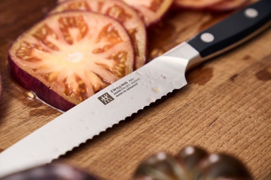 Univerzális kés, fogazott penge, 13 cm, <<ZWILLING Pro>> - Zwilling