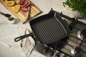 Szögletes grillserpenyő, öntöttvas, 30cm, Black - Staub
