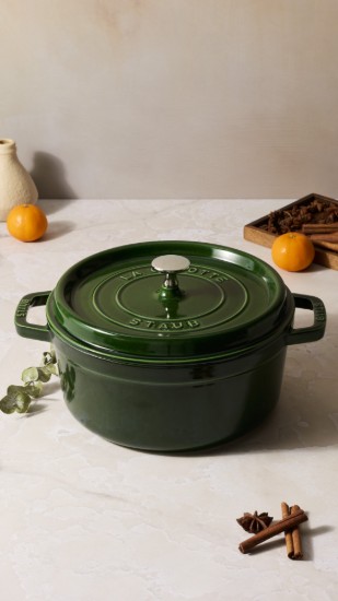 Cocotte öntöttvasból készült főzőedény, 24 cm/3,8 l, Basil - Staub