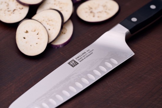 Santoku kés, 18 cm, <<ZWILLING Pro>> - Zwilling