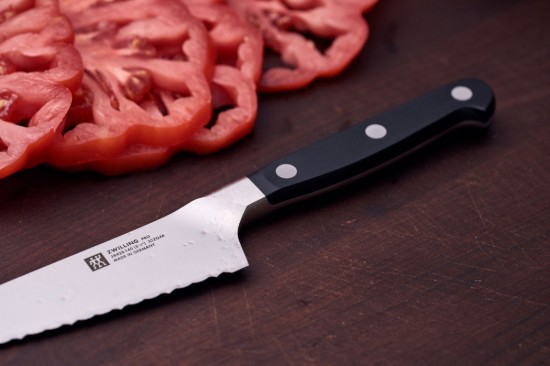Séfkés, fogazott penge, 14 cm, ZWILLING Pro - Zwilling
