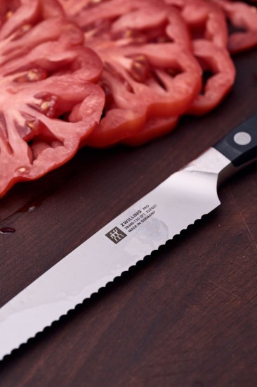 Univerzális kés, fogazott penge, 13 cm, <<ZWILLING Pro>> - Zwilling