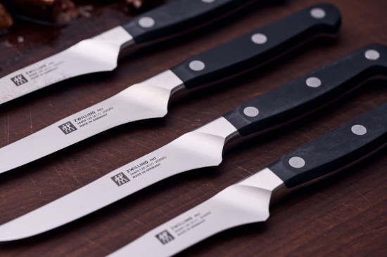 4 részes steak késkészlet, rozsdamentes acél, <<ZWILLING Pro>> - Zwilling