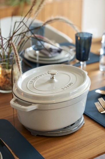 Ovális Cocotte főzőedény, öntöttvas, 23cm/2.35L, White Truffle - Staub