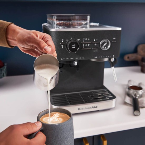 Félautomata elektromos eszpresszógép, 1500 W, "Cast Iron Black" szín - KitchenAid