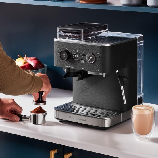 Félautomata elektromos eszpresszógép, 1500 W, "Cast Iron Black" szín - KitchenAid
