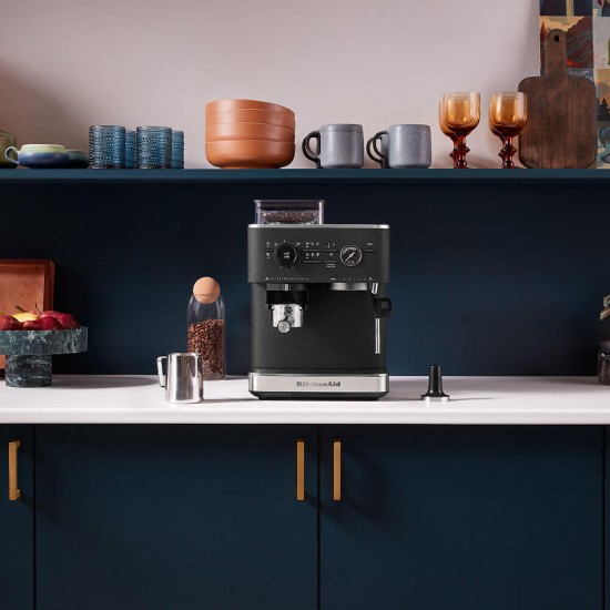 Félautomata elektromos eszpresszógép, 1500 W, "Cast Iron Black" szín - KitchenAid