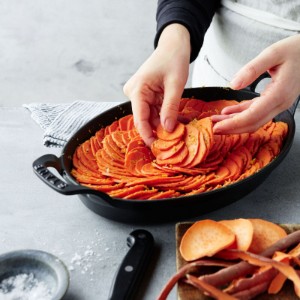 Ovális sütőtál, öntöttvas, 28 cm, Black - Staub